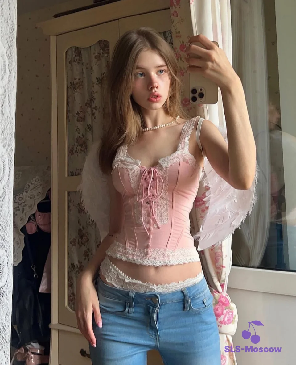 Галерея: эскорт-модель Белла, фото 2, 20 лет, Москва, Беговой, стройная, шатенка, 171 см