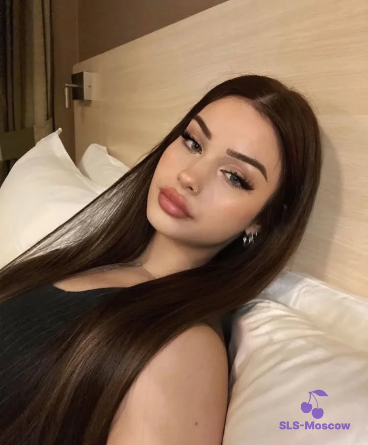 Эскорт-модель Клара на фото анкеты: 21 год, Москва, Ивановское, фигуристая, черные волосы, 160 см, снимок 2