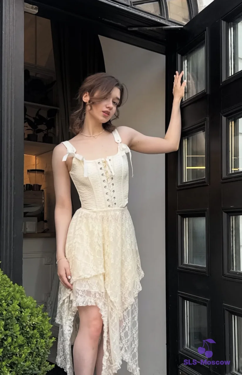 Эскорт-модель Сабрина на фото анкеты: 22 года, Москва, Кунцево, стройная, шатенка, 170 см, снимок 1