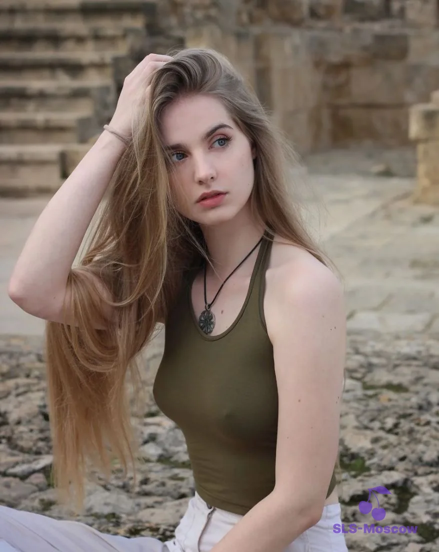 Эскорт-модель Риана на фото анкеты: 21 год, Москва, Таганский, стройная, шатенка, 170 см, снимок 3