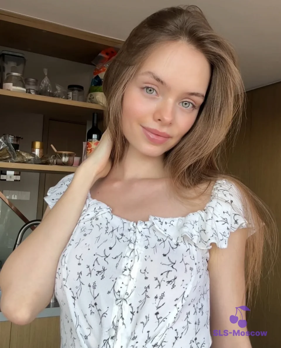 Галерея: эскорт-модель Елизавета, фото 6, 20 лет, Москва, Внуково, стройная, шатенка, 168 см