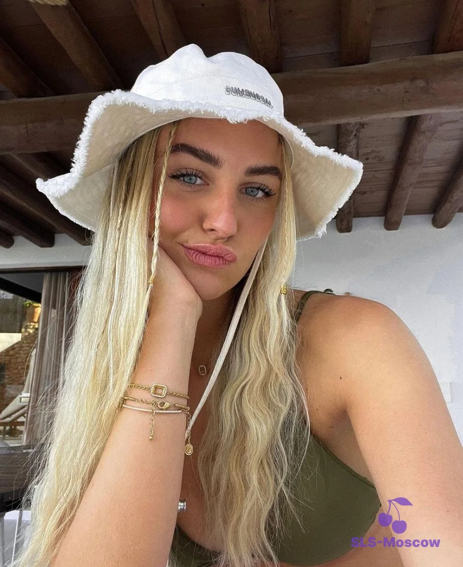 Эскорт-модель Изабелла на фото анкеты: 24 года, Москва, Басманный, стройная, блондинка, 168 см, снимок 2