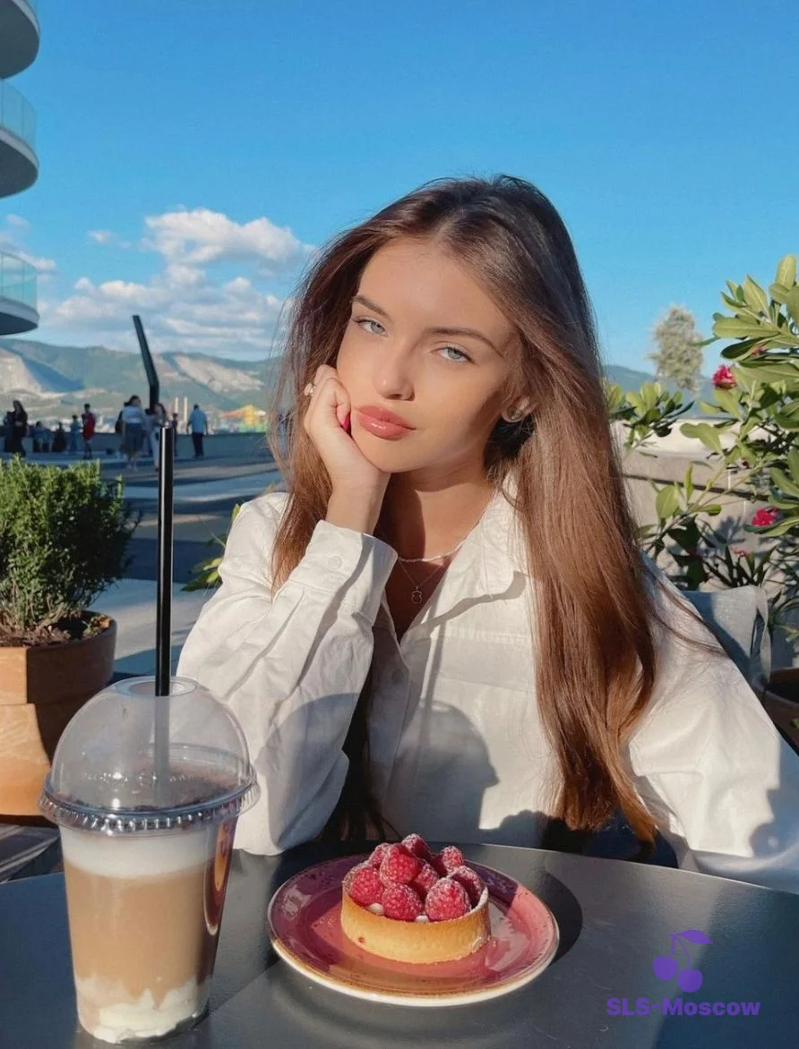 Эскорт-модель Любовь на фото анкеты: 20 лет, Москва, Тверской, стройная, шатенка, 168 см, снимок 6