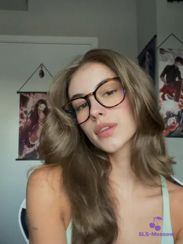 Эскорт-модель Сабрина на фото анкеты: 20 лет, Москва, Раменки, стройная, шатенка, 170 см, снимок 2