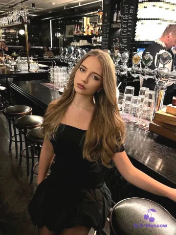 Галерея: эскорт-модель Муза, фото 6, 20 лет, Москва, Строгино, стройная, блондинка, 168 см