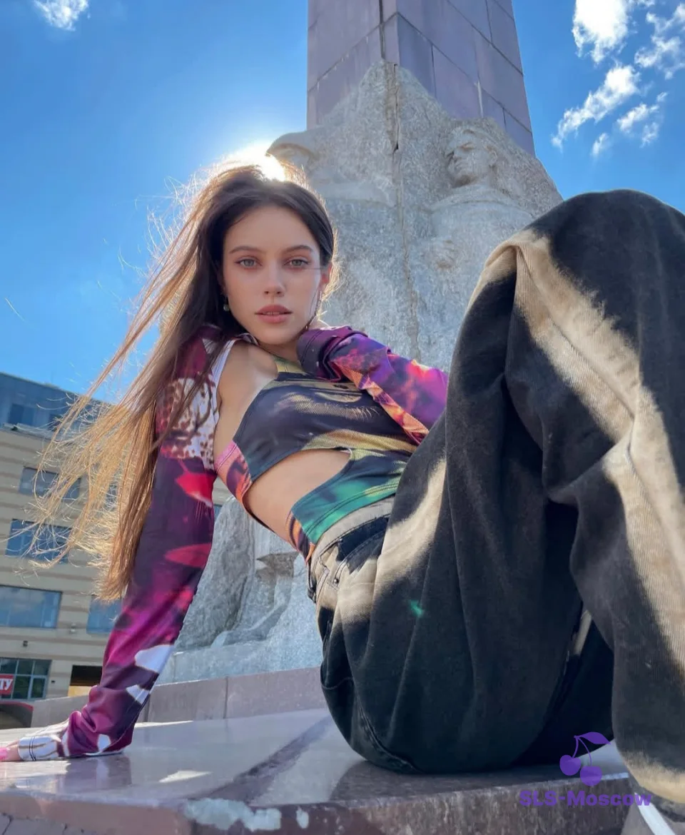 Эскорт-модель Алла на фото анкеты: 20 лет, Москва, Марфино, стройная, шатенка, 169 см, снимок 4