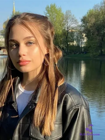 Галерея: эскорт-модель Эмма, фото 1, 25 лет, Москва, Дмитровский, стройная, шатенка, 168 см