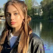 Галерея: эскорт-модель Эмма, фото 1, 25 лет, Москва, Дмитровский, стройная, шатенка, 168 см